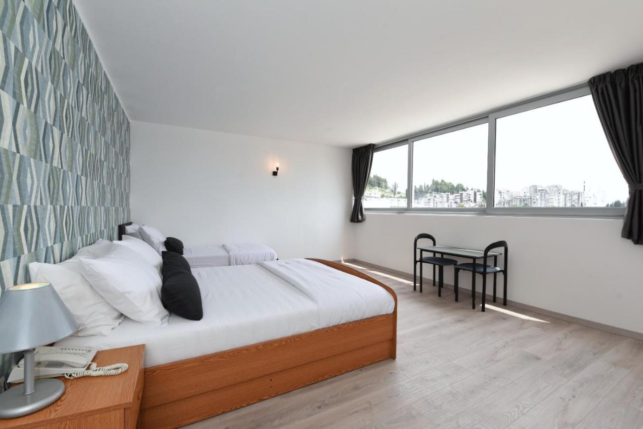 Hotel Tolero โพลเช ภายนอก รูปภาพ