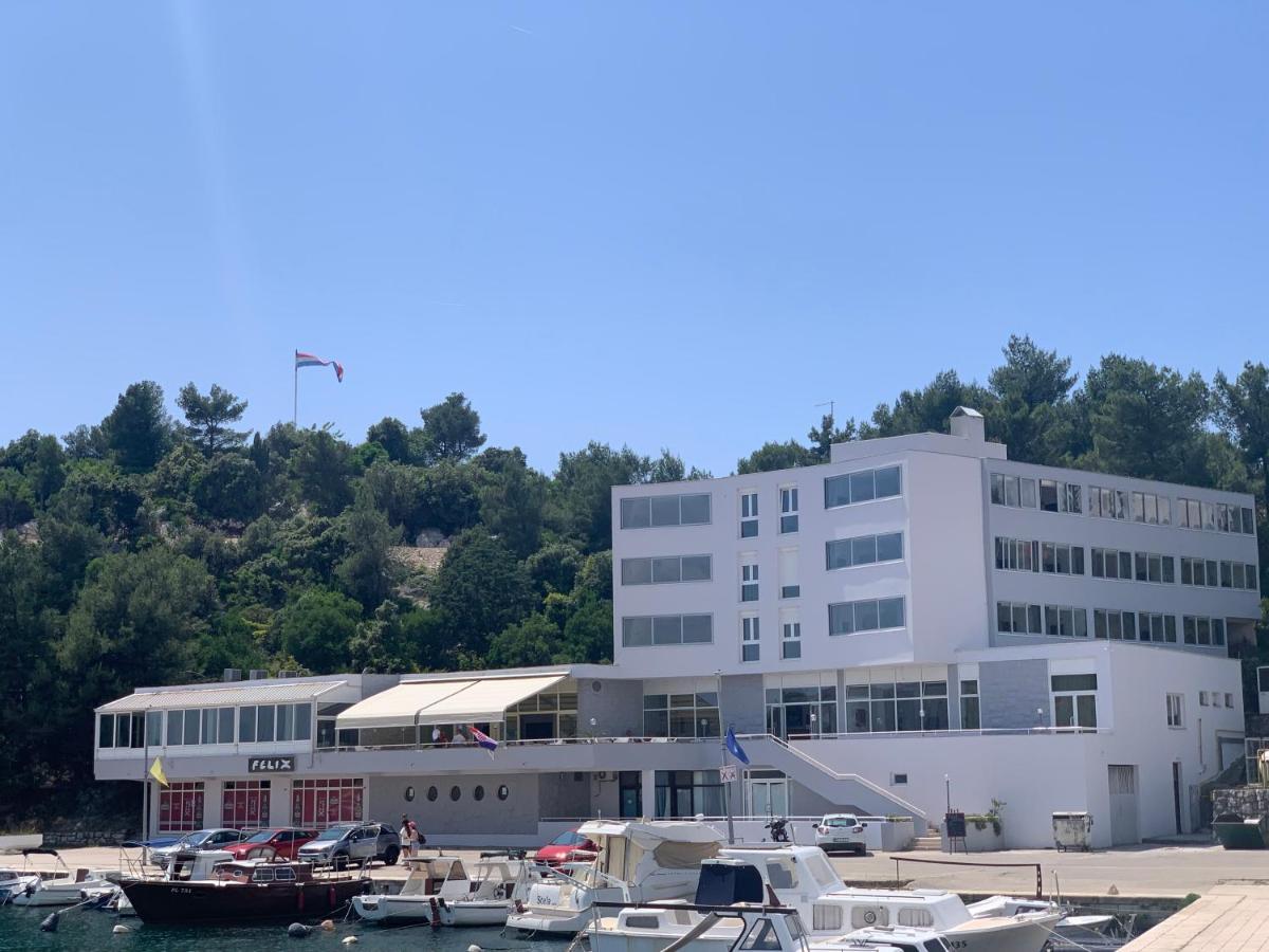 Hotel Tolero โพลเช ภายนอก รูปภาพ