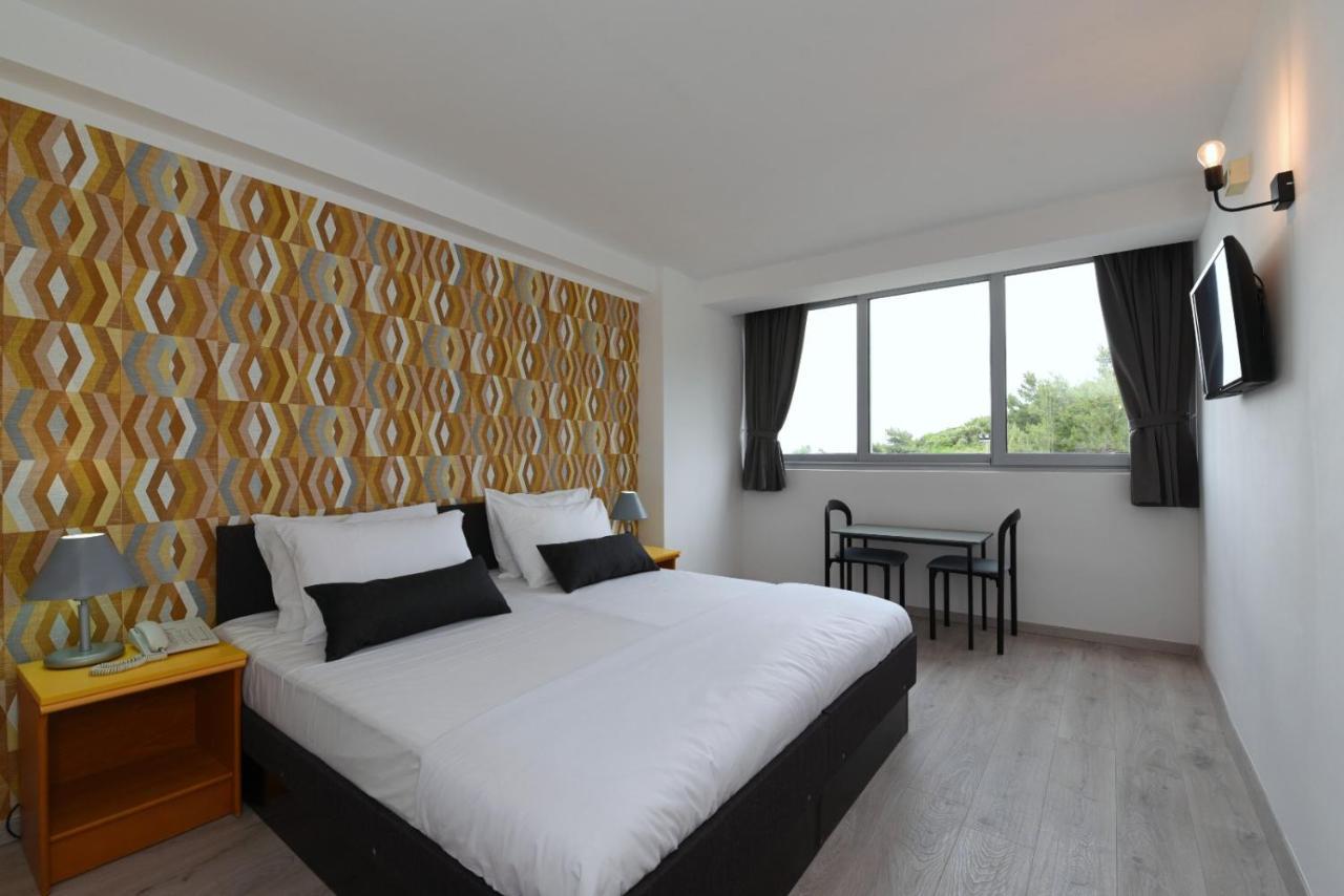 Hotel Tolero โพลเช ภายนอก รูปภาพ