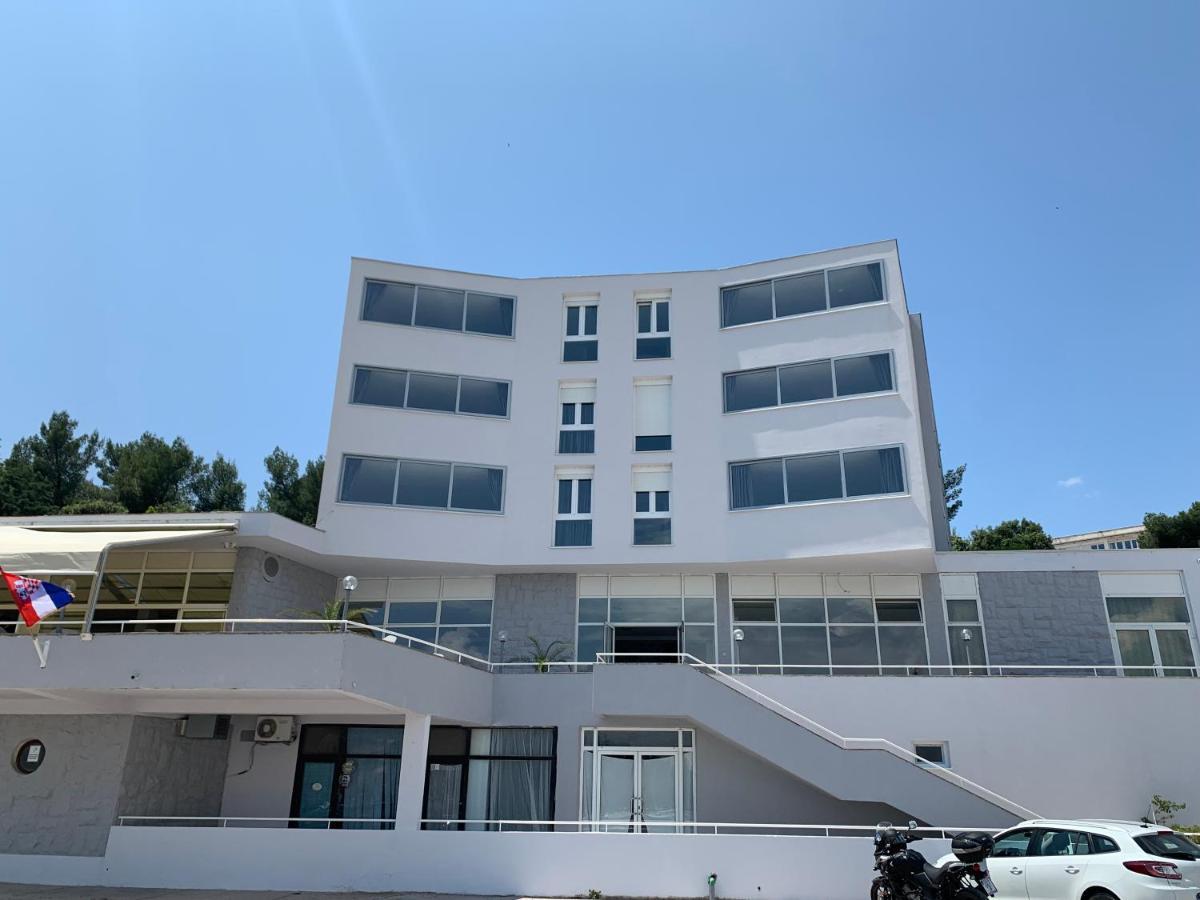 Hotel Tolero โพลเช ภายนอก รูปภาพ