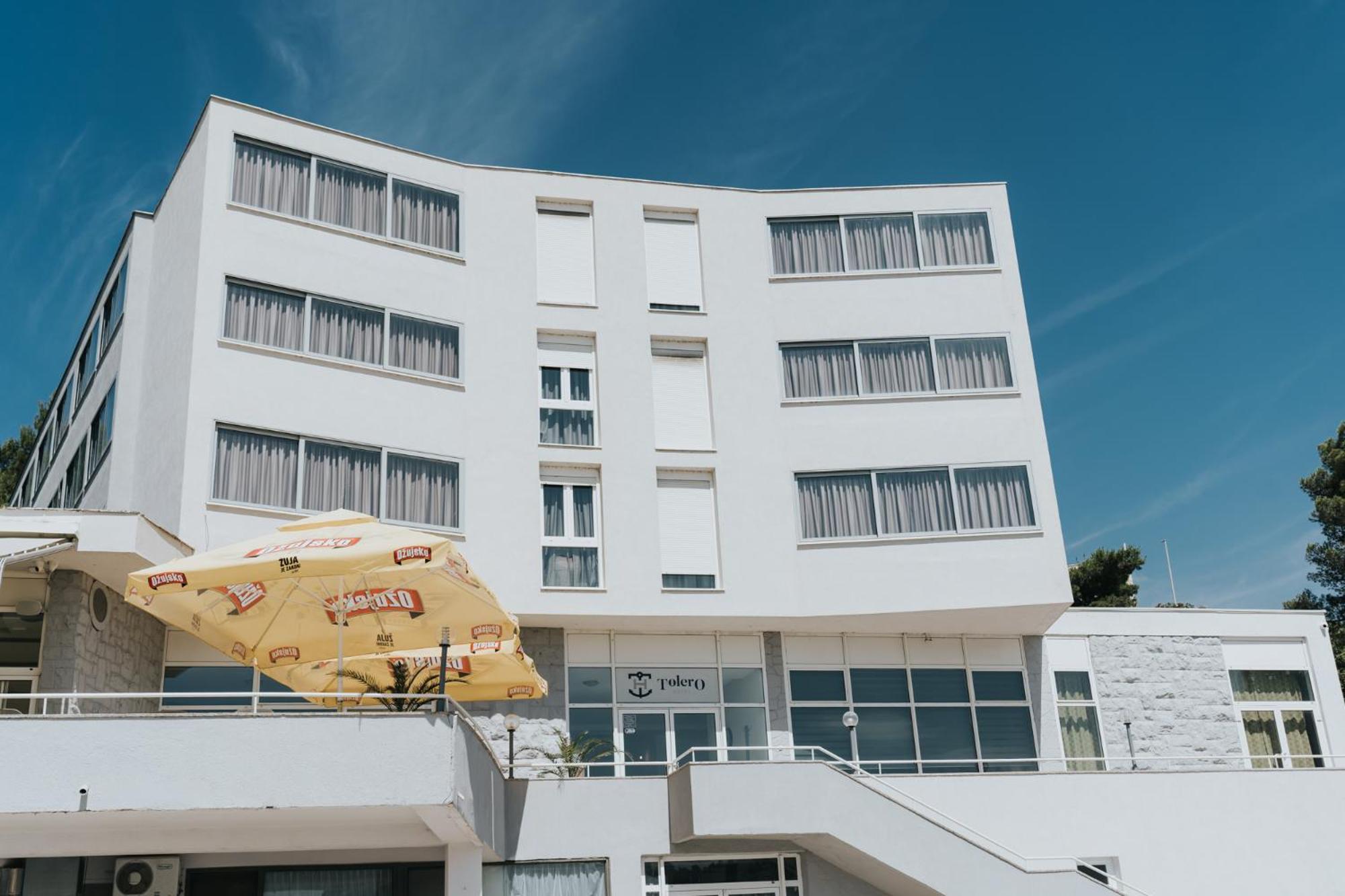 Hotel Tolero โพลเช ภายนอก รูปภาพ